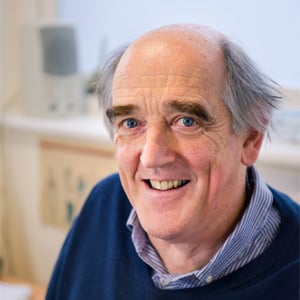 Джон  Бентон